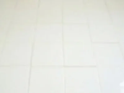 Jak wyczyścić fugi? Skuteczne metody i domowe sposoby